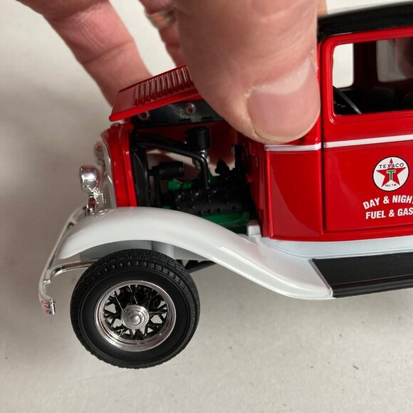 Texaco 1932 Ford Tanker Coin Bank Truck w/ KEY! by Kipp Bros. #26044 - Picture 7 of 9